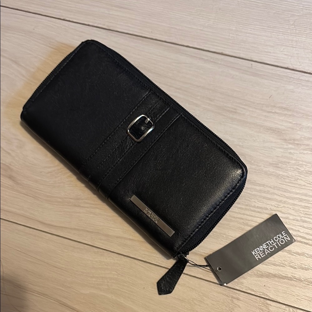 NWT Y2K Leather Kenneth Cole Reaction Black Wallet